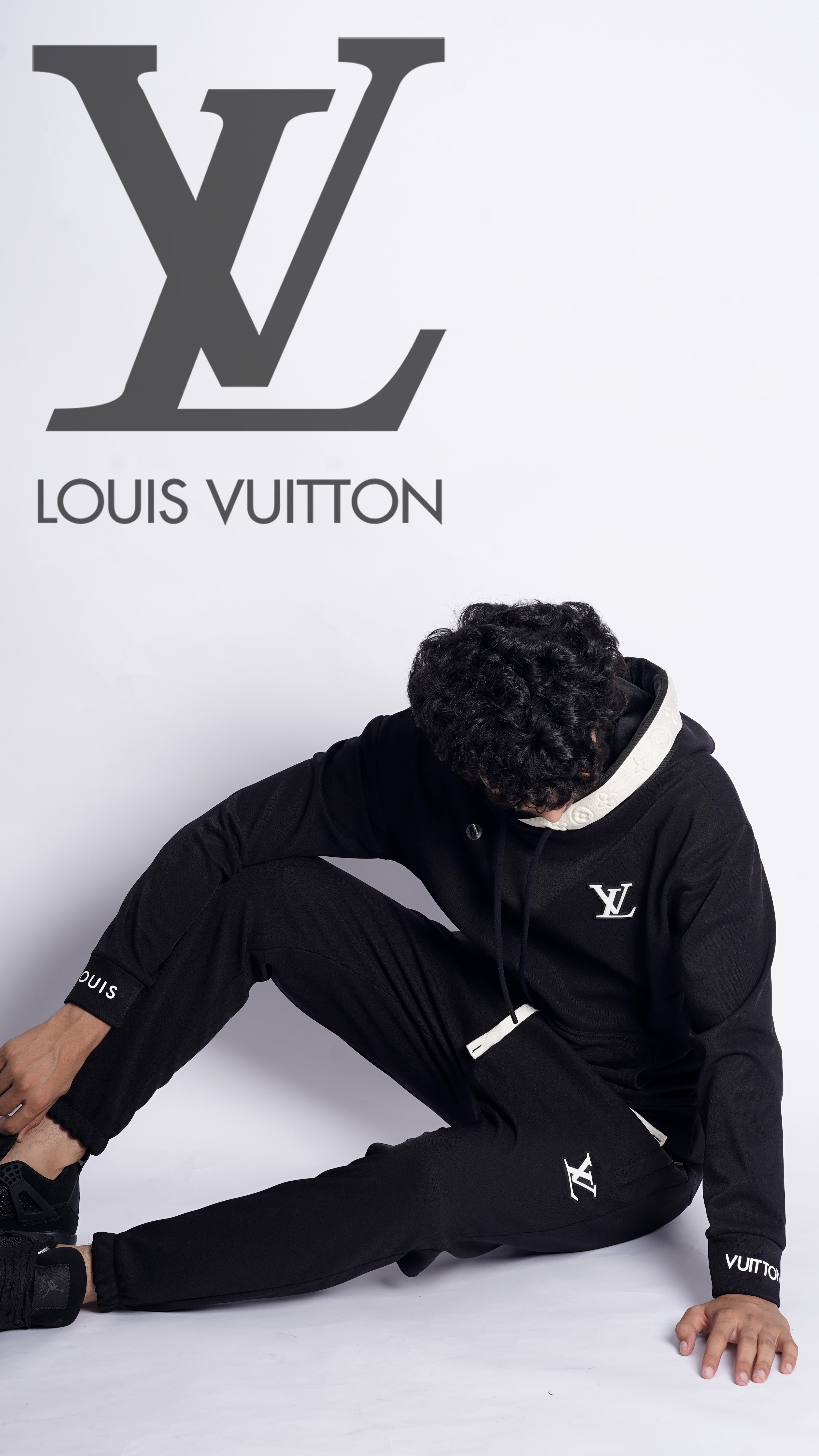 LV 100% HYBRID TRACKSUIT