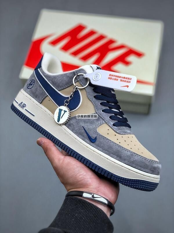 NIKE AIR FORCE VLONE