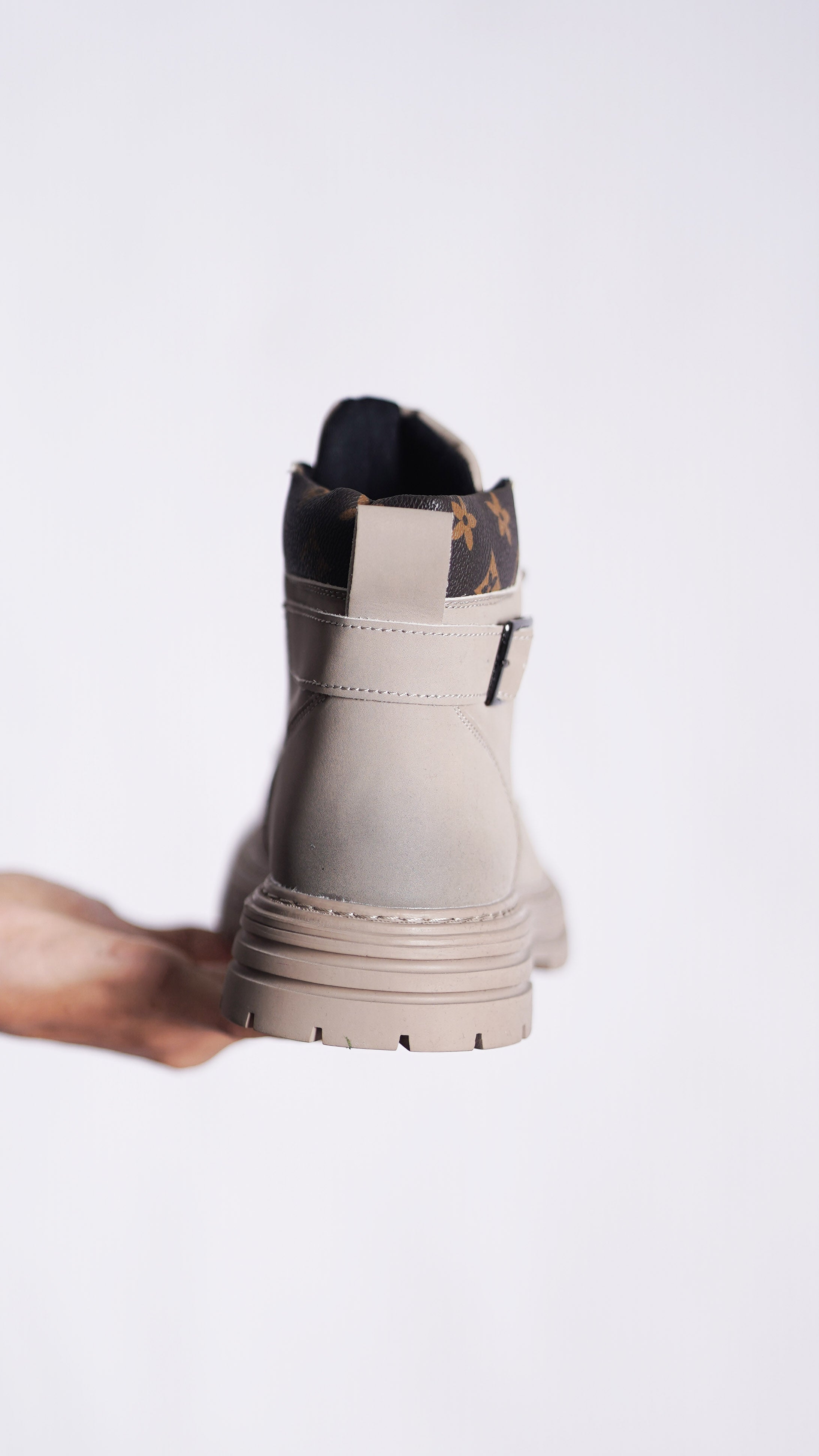 LOUIS VTN HIGH ANKLE PREMIUM SHOES