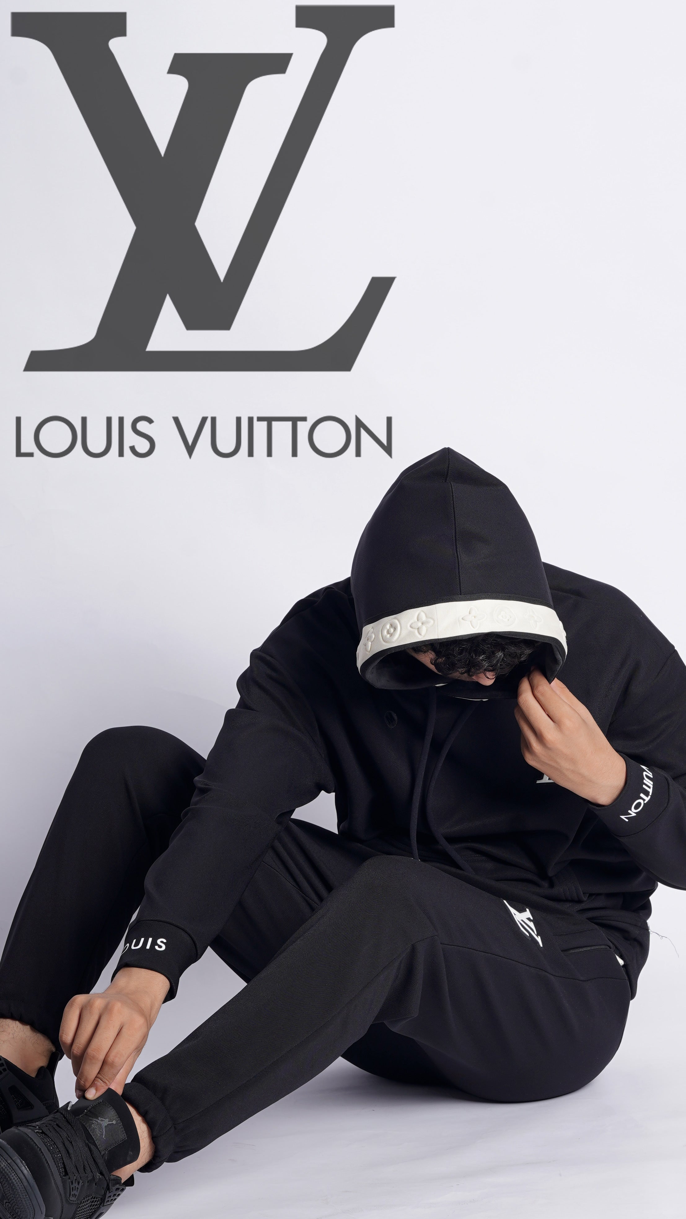 LV 100% HYBRID TRACKSUIT
