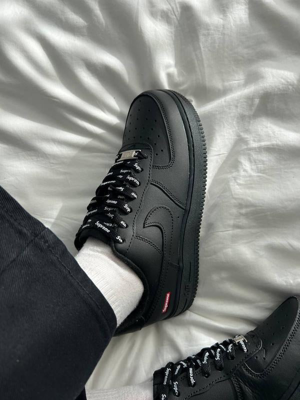 NIKE AIR FORCE SUBREME COLAB