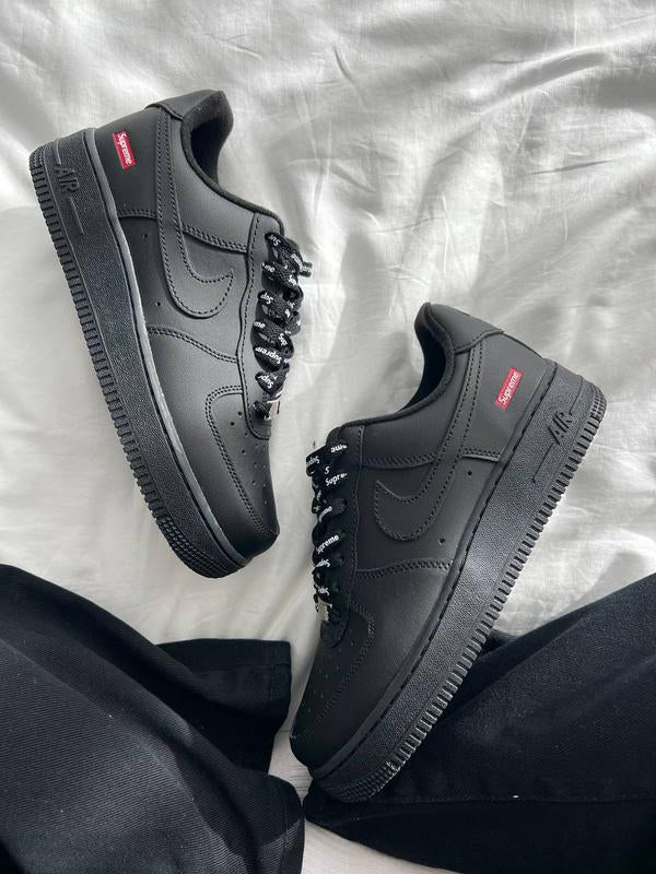 NIKE AIR FORCE SUBREME COLAB