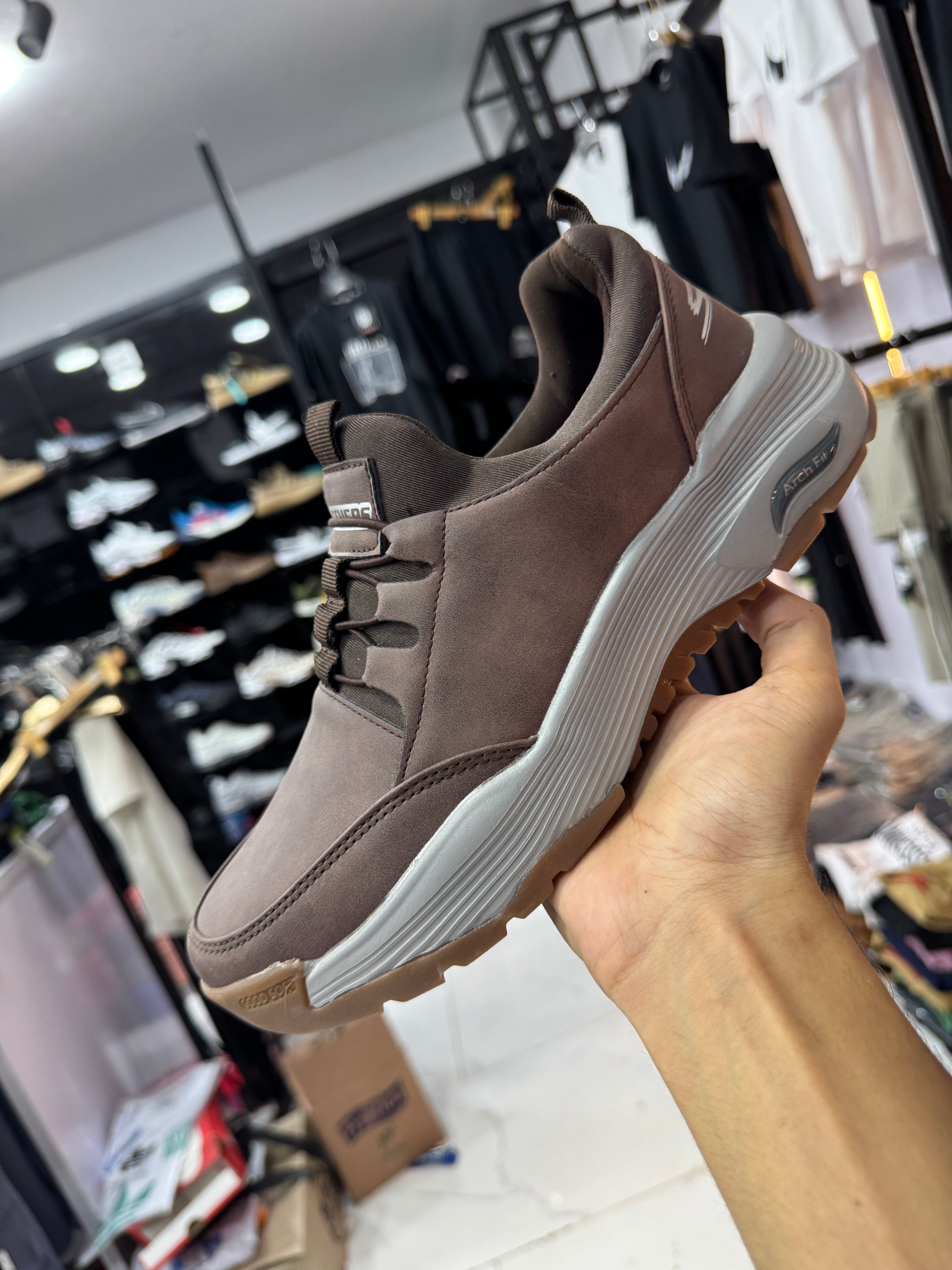 MOST COMFORT GRIPPER SLETCHER IN BROWN