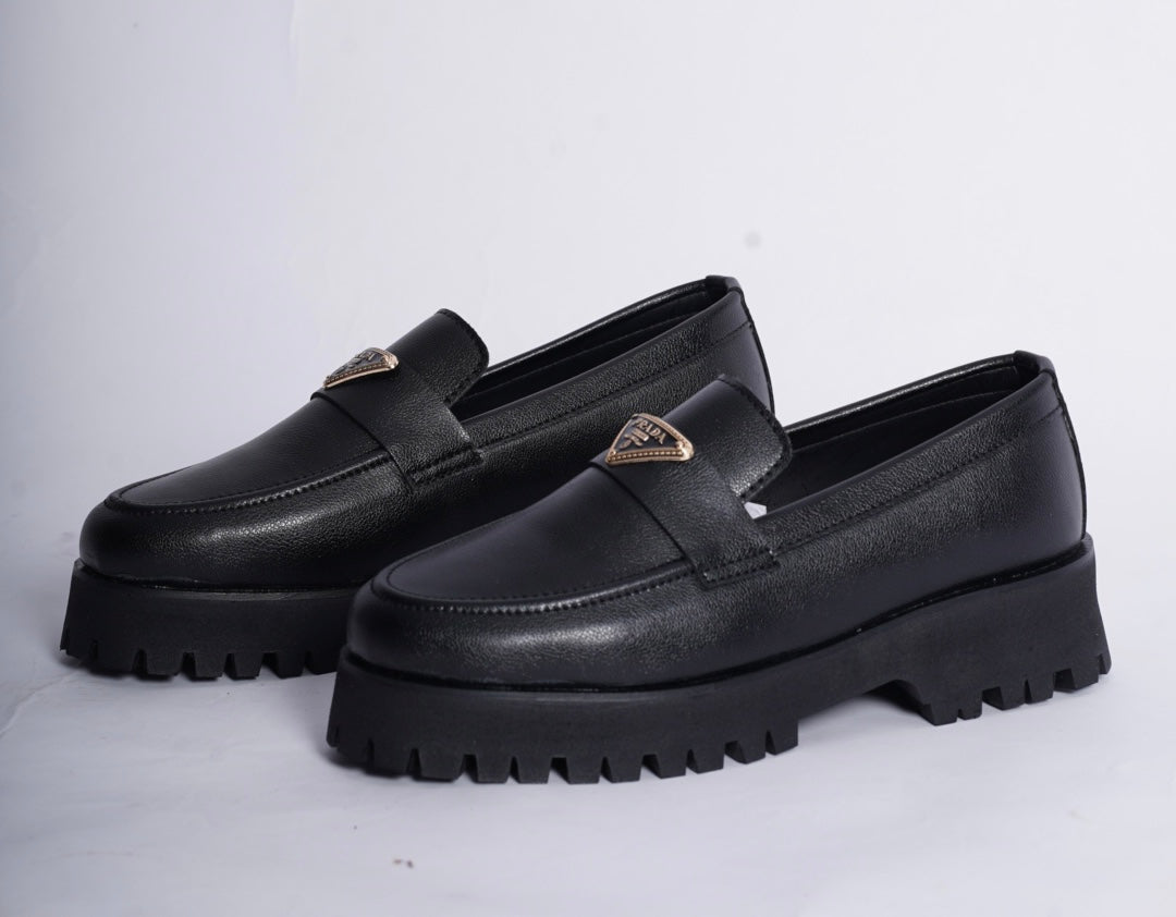 PRADA LEATHER SHOES MADE IN VCEITNAM