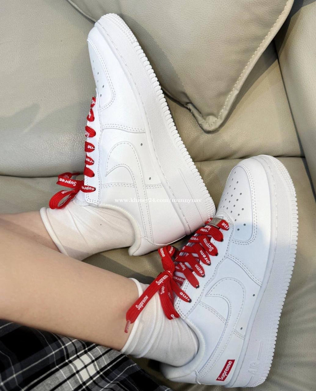 NIKE AIR FORCE SUBREME COLAB