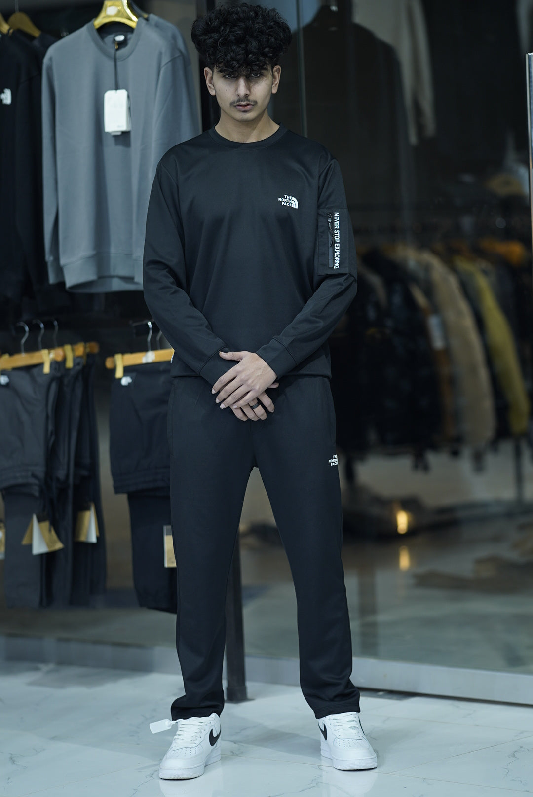 THE NORTHFACE IMPORTED TRACKSUIT