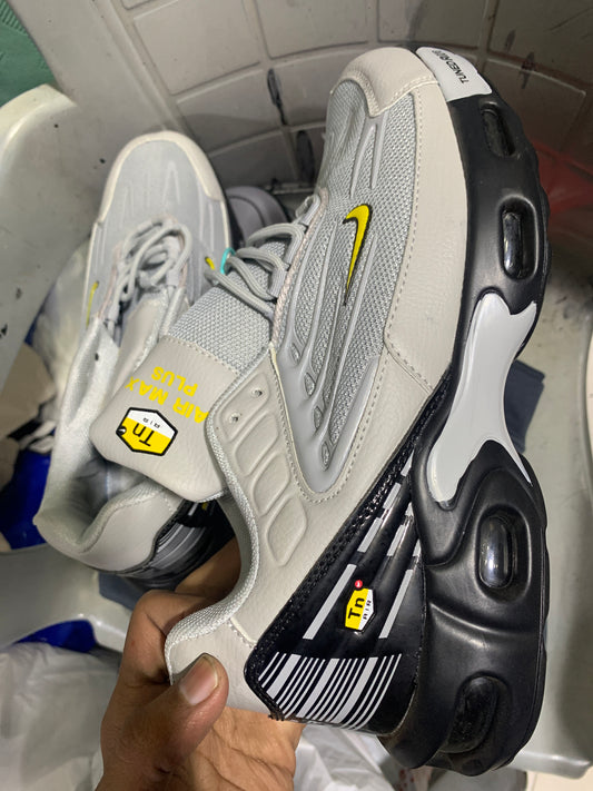 NIKE TN2 18 WHITE IN YELLOW TICK