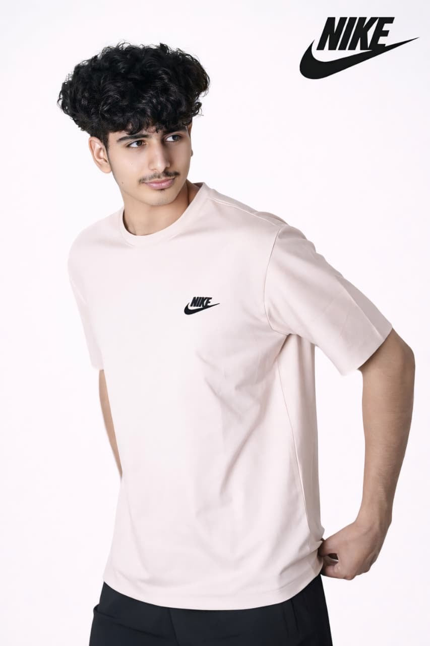 NIKE EMBOSED STRECH T SHIRT