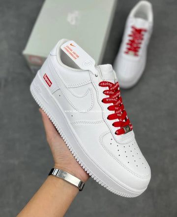 NIKE AIR FORCE SUBREME COLAB