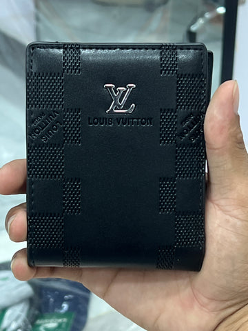 38 LOUIS VUITTON PREMIUM WALLET