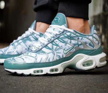 NIKE AIR MAX PLUS TN SNEAKER