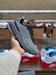 NIKE AIR ZOOM UPTURN SC SHOES
