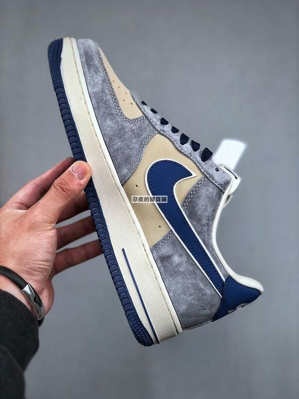 NIKE AIR FORCE VLONE