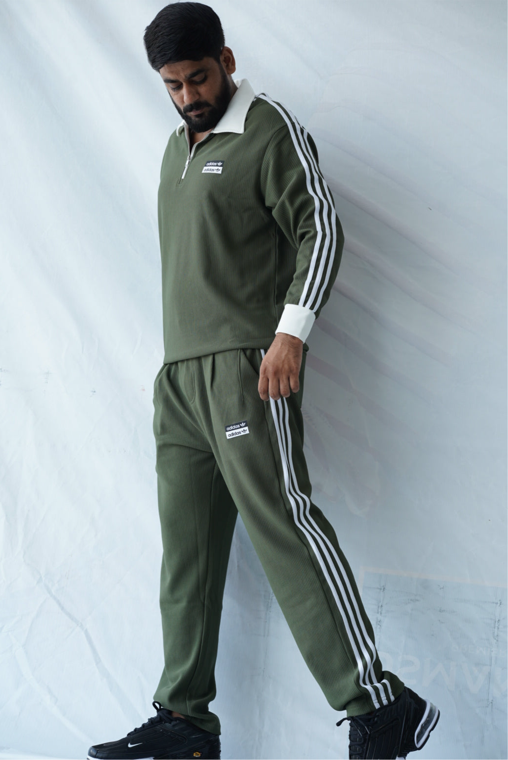 ADIDAS COLLAR IMPORTED SUIT