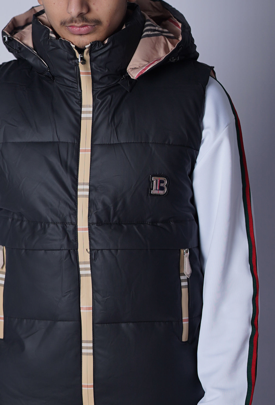 BURBERY SLEAVELESS JACKET