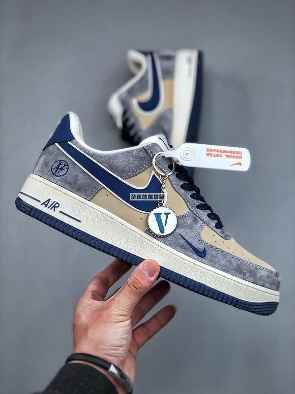 NIKE AIR FORCE VLONE