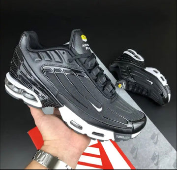 NIKE AIR MAX PLUS 3