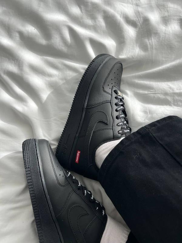 NIKE AIR FORCE SUBREME COLAB