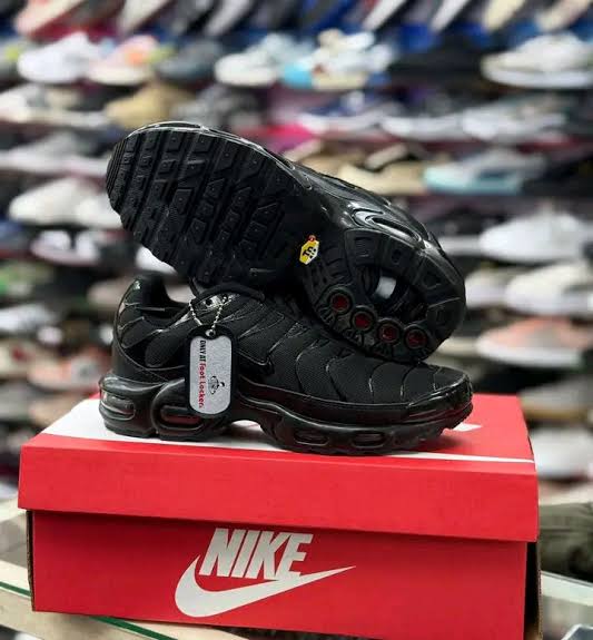NIKE AIR MAX PLUS TN SNEAKER