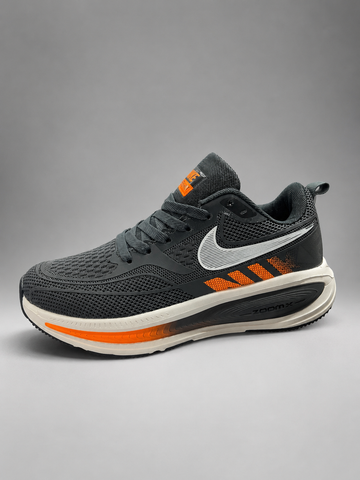 NIKE ZOOM X RUNNING SHOES