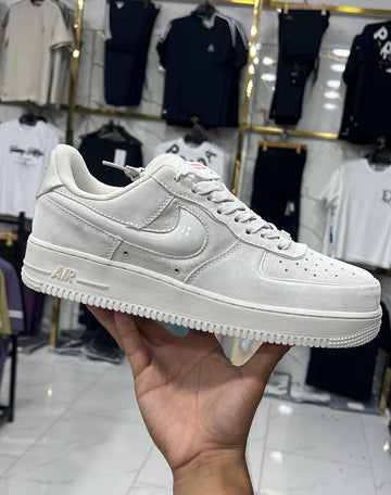 NIKE AIR FORCE1 SUEDE SHOES