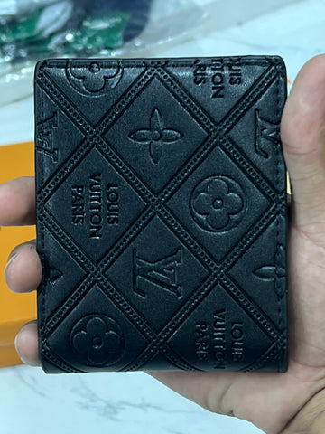39 LOUIS VUITTON PREMIUM WALLET