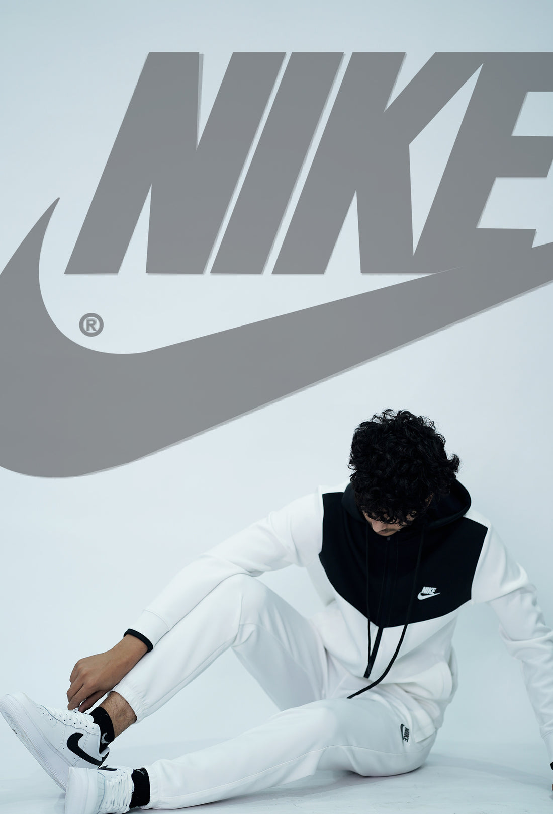 NIKE PREMIUM FABRIC TRACKSUIT