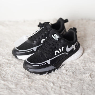 NIKE WALK COMFORT SHOES