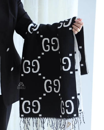 GUCE  BOLD WOOL SCARF