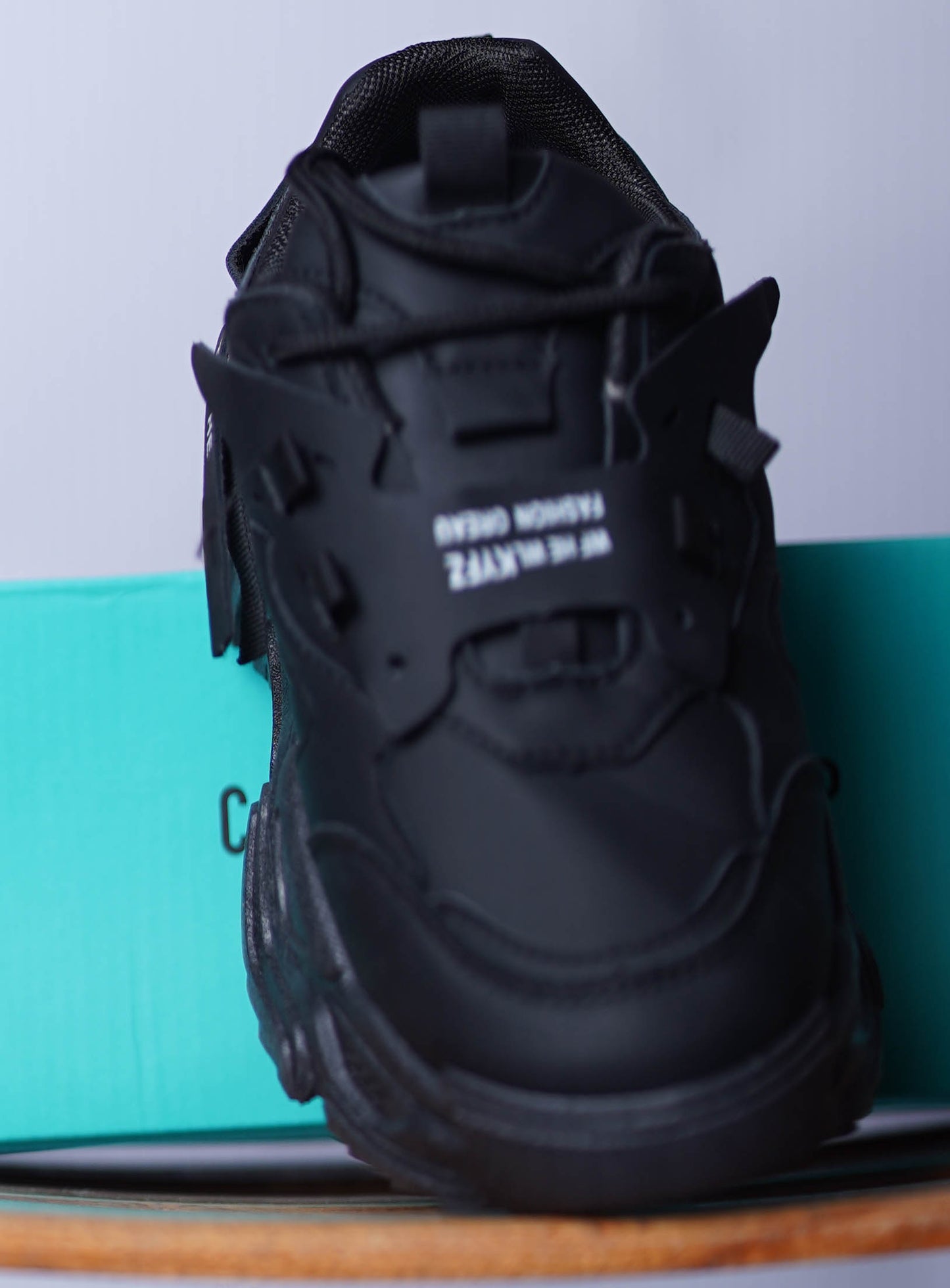 BLACK SNEAKER MADE IN VEITNAM