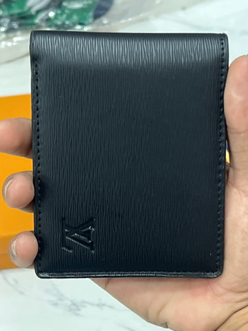 21 LOUIS VUITTON PREMIUM WALLET