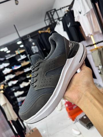 WHITE SOLE MEMORY FORM SLETCHER IN GRAY