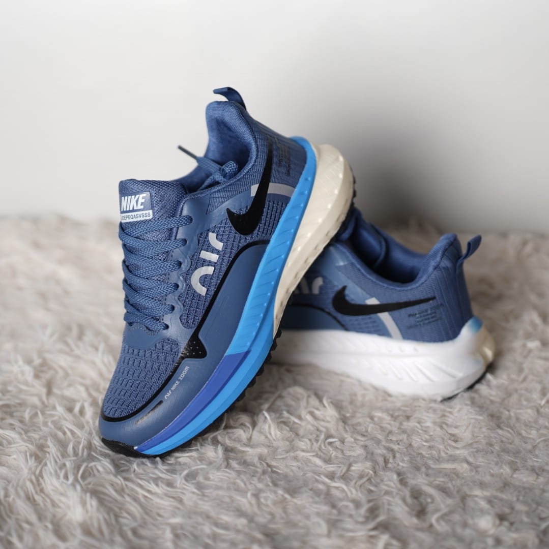 NIKE WALK COMFORT SHOES