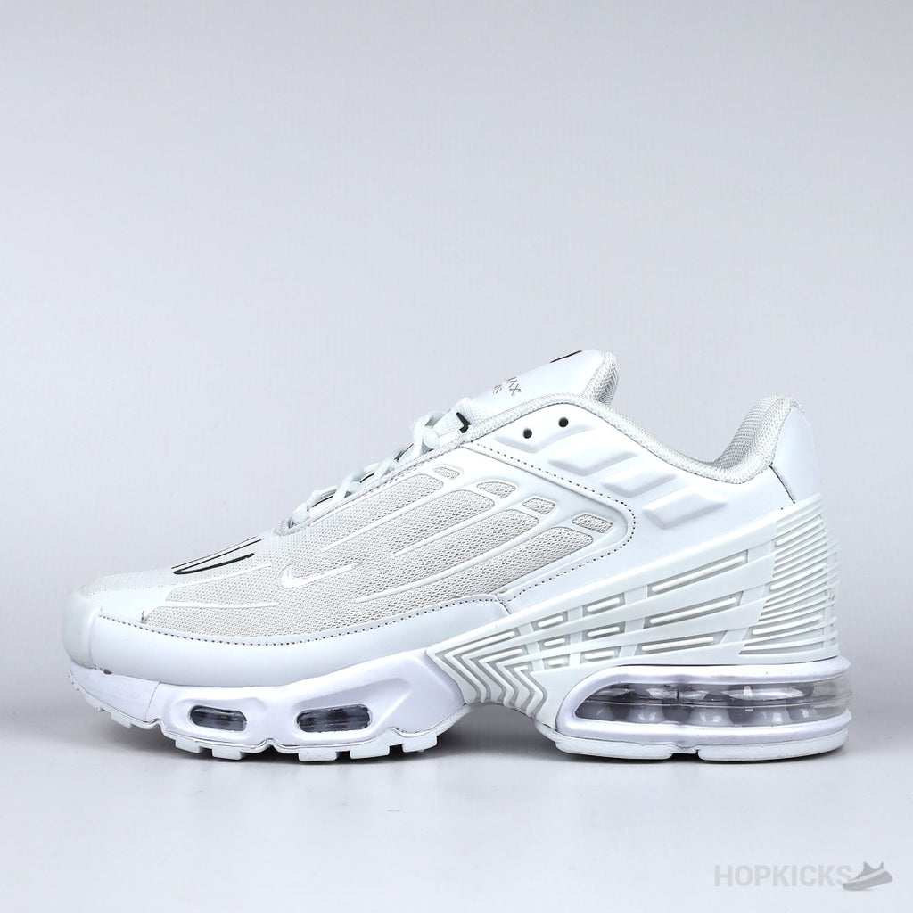 NIKE AIR MAX PLUS 3