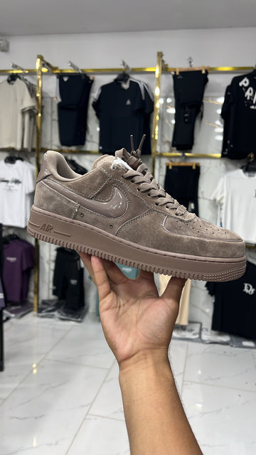 NIKE AIRFORCE 1 SUEDE SHOES