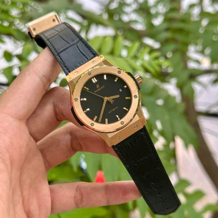 HUBLOT CLASSIC FUSION AUTOMATIC IN KING GOLD ALIGATOR STRAP